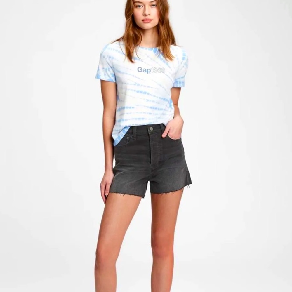 GAP - sky high rise cheeky straight black jean shorts